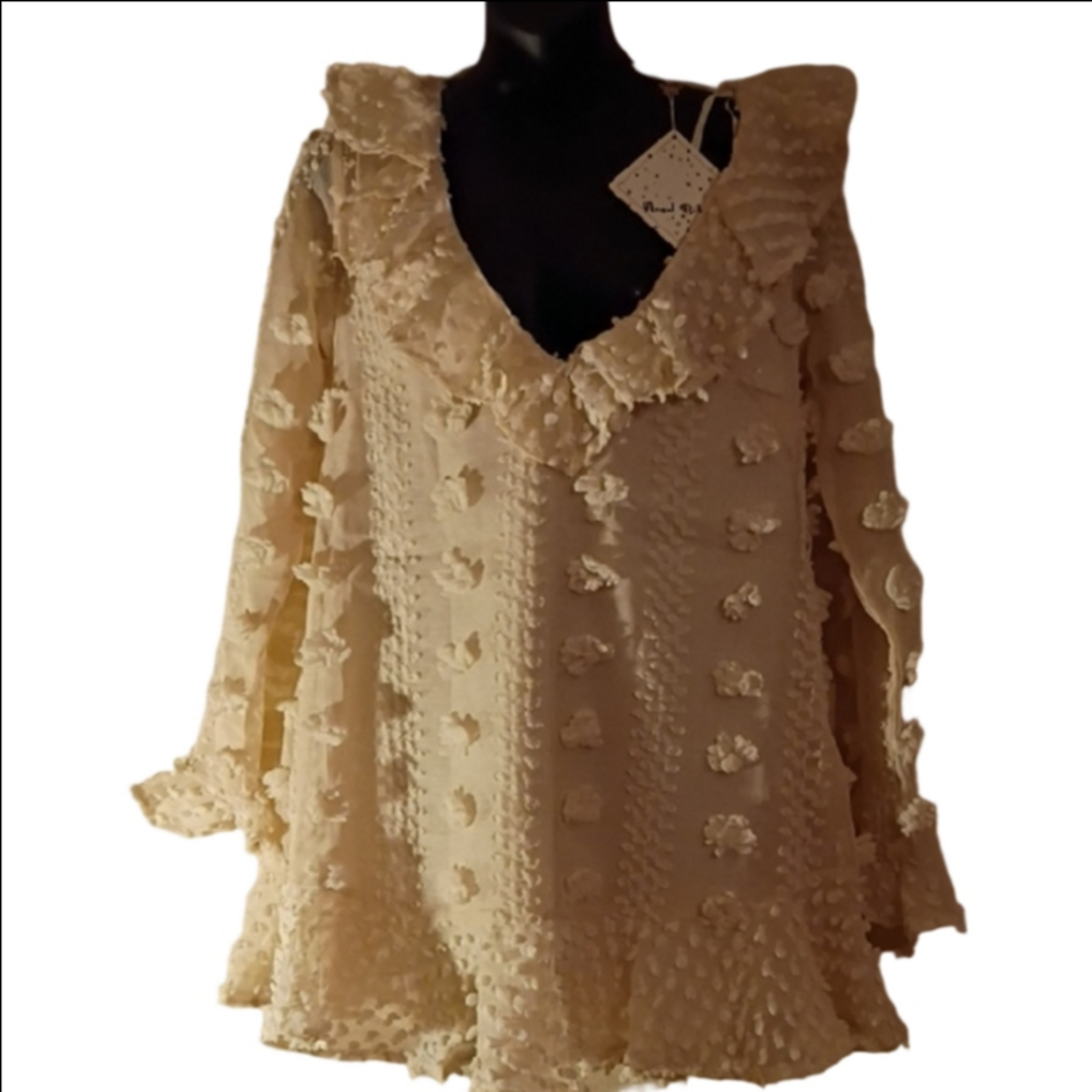 Angel Biba NWT  Cream Textured Mini Dress. Fairy CoreSize  Xs .No Belt.